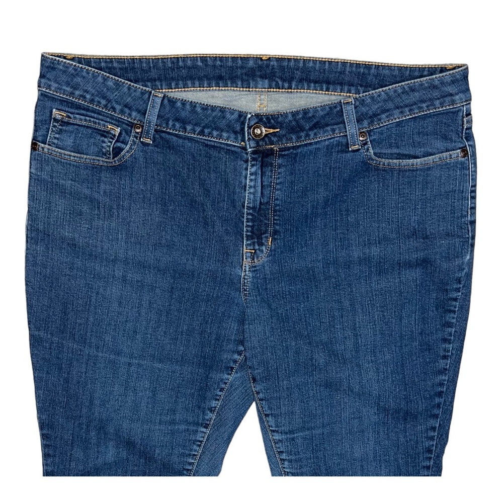 L.L. Bean Jeans Women’s Size 18 Regular Blue Modern Fit 39x29 - Picture 2 of 8